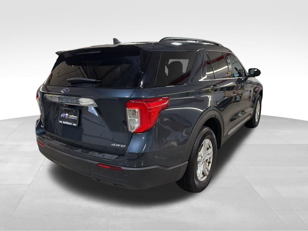 Used 2022 Ford Explorer XLT image 24