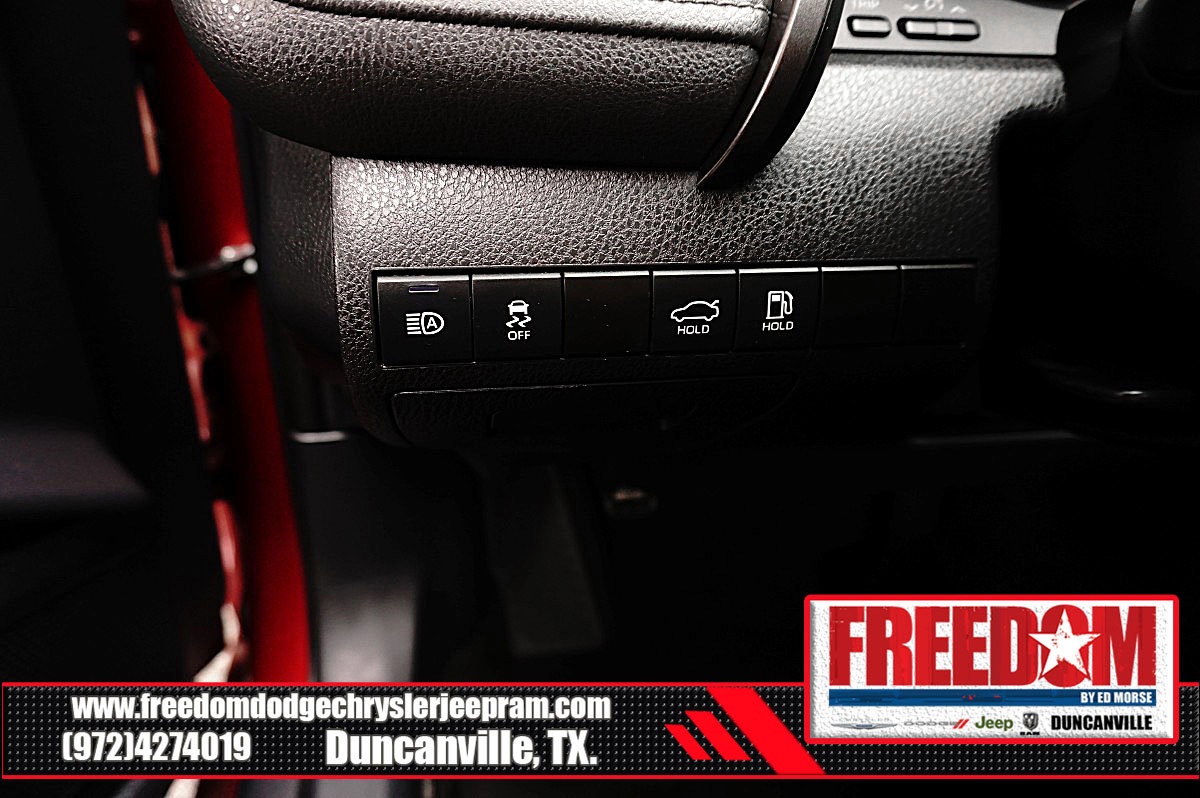 Used 2022 Toyota Camry LE image 26