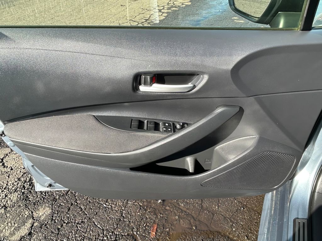 Used 2021 Toyota Corolla LE w/ LE Convenience Package image 14