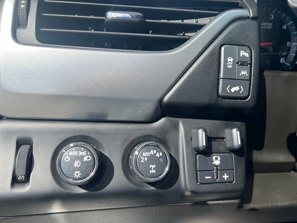 Used 2019 Chevrolet Suburban Premier image 27