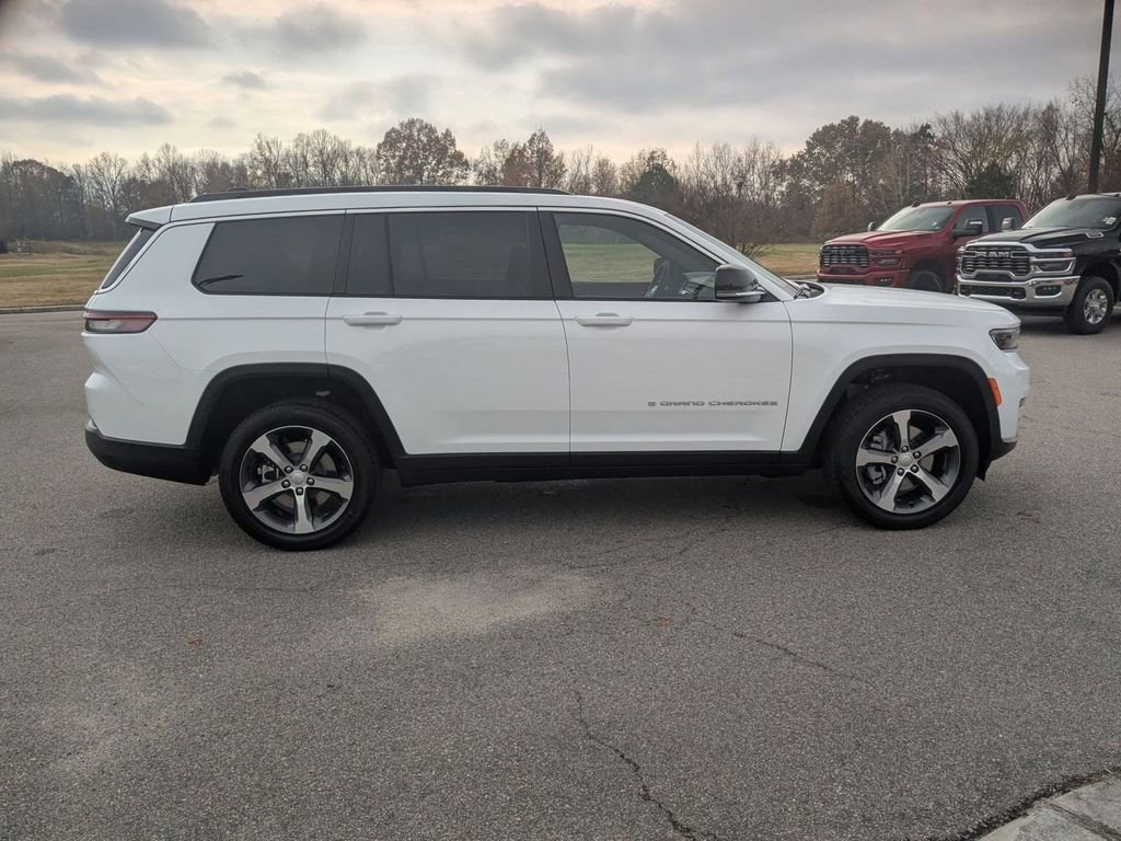 New 2025 Jeep Grand Cherokee L Limited w/ Trailer Tow Package image 6
