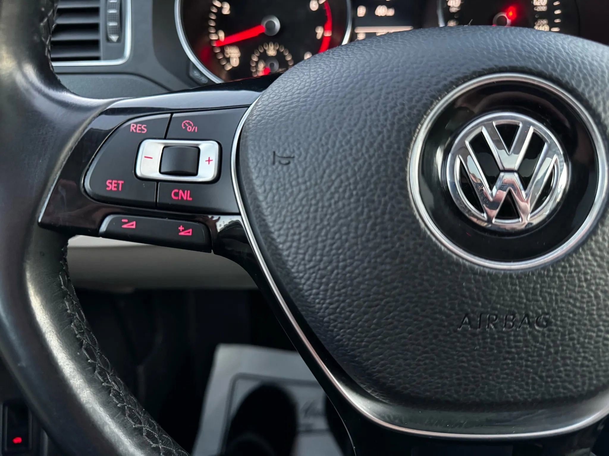 Used 2017 Volkswagen Jetta SE image 18