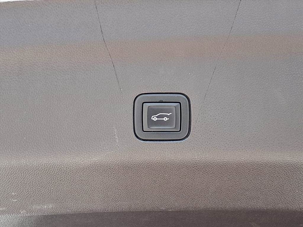 Used 2021 GMC Yukon XL Denali image 8