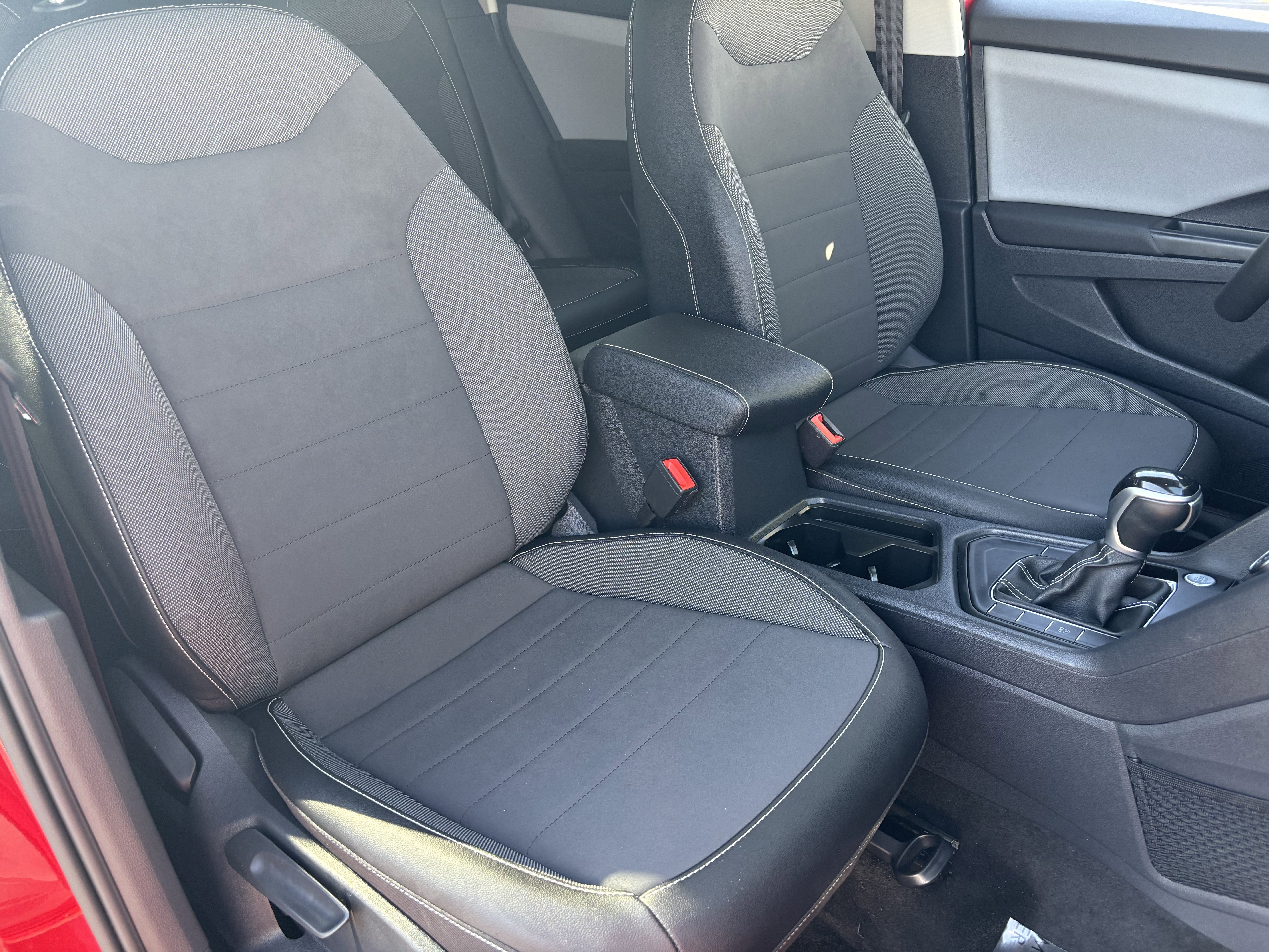 Certified 2022 Volkswagen Taos SE w/ Panoramic Sunroof Package image 8