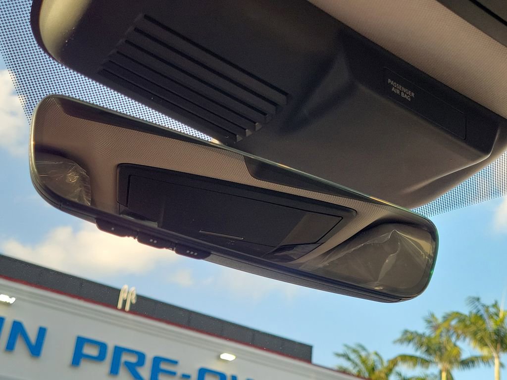 New 2025 Mitsubishi Outlander SE image 21