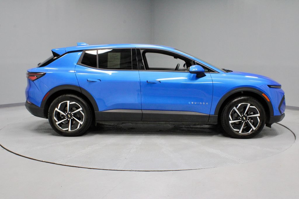 Used 2025 Chevrolet Equinox EV LT FWD image 4
