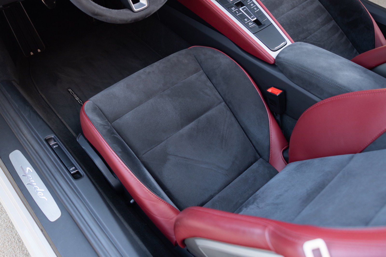 Used 2020 Porsche 718 Boxster Spyder RWD image 76