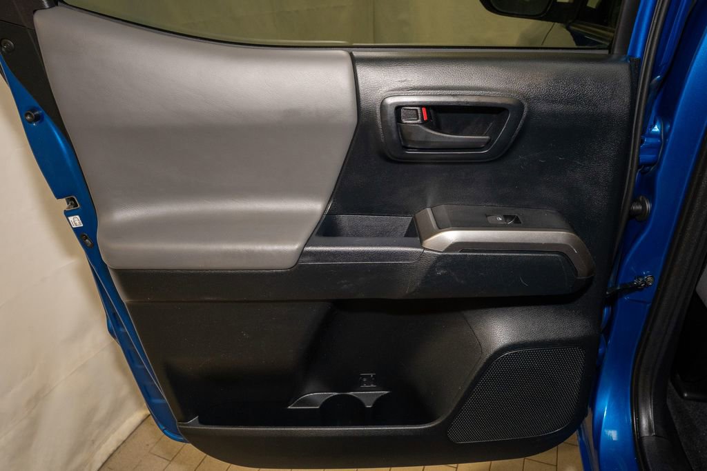 Used 2016 Toyota Tacoma SR5 image 8