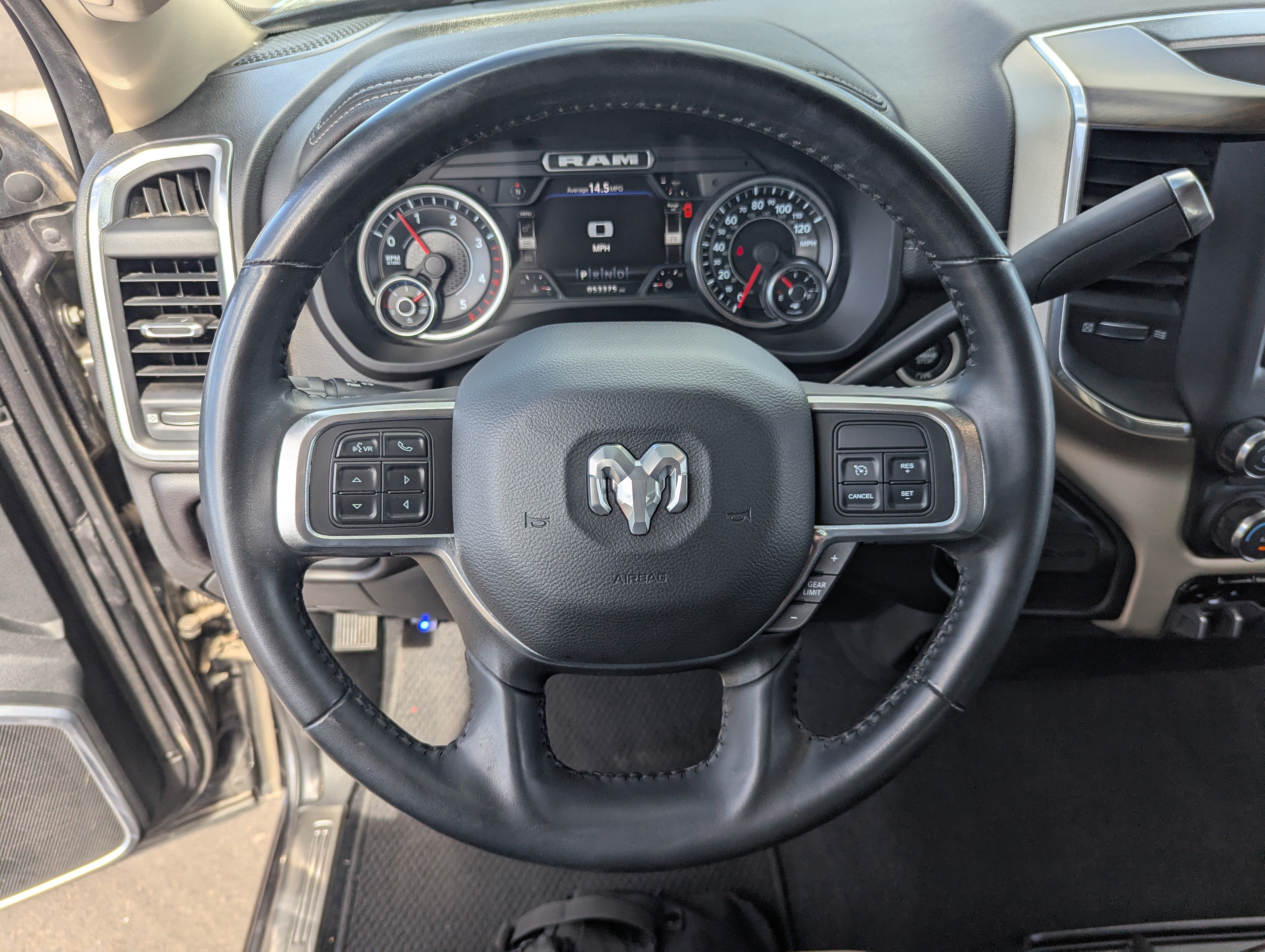 Used 2022 RAM 2500 Laramie AWD/4WD image 22