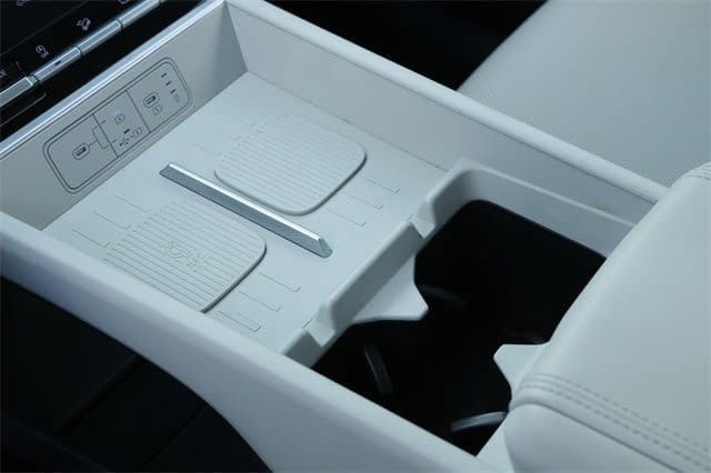 Certified 2025 Hyundai Santa Fe SEL image 19