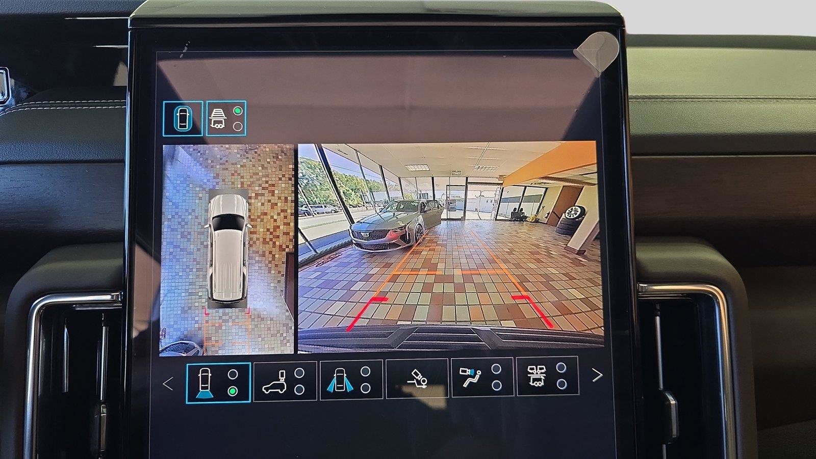New 2027 GMC Yukon XL Denali Ultimate w/ LPO, Floor Liner Package AWD/4WD image 23