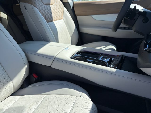 Used 2025 Nissan Murano Platinum AWD/4WD image 15