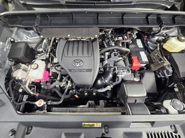 Used 2024 Toyota Highlander LE AWD/4WD image 13