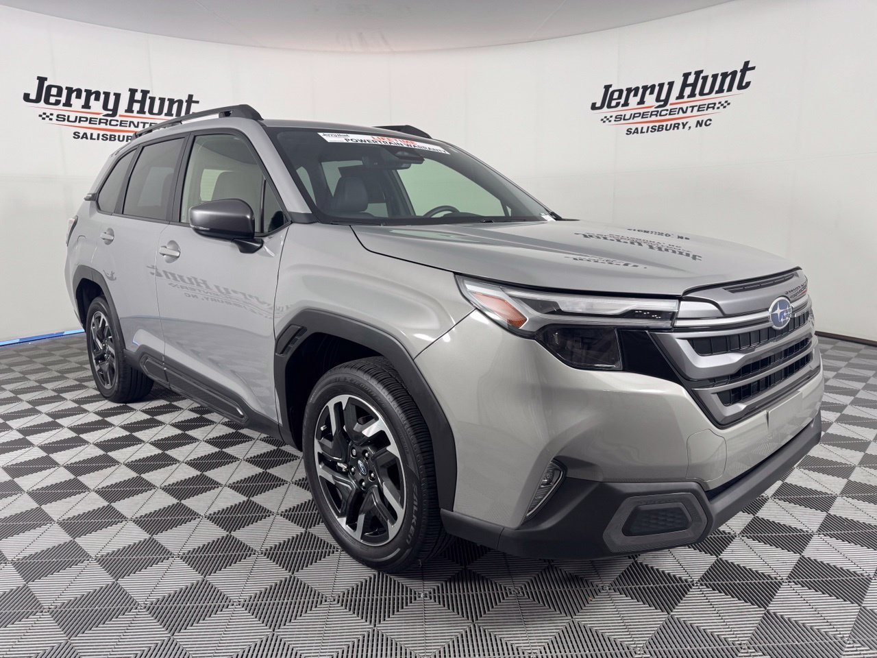 Used 2025 Subaru Forester Limited w/ Popular Package #2 AWD/4WD image 5