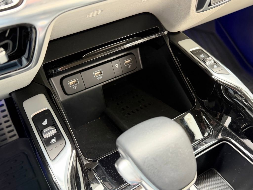 Used 2023 Kia Sorento SX image 25