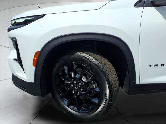 Used 2025 Chevrolet Traverse LT w/ Midnight/Sport Edition FWD image 4
