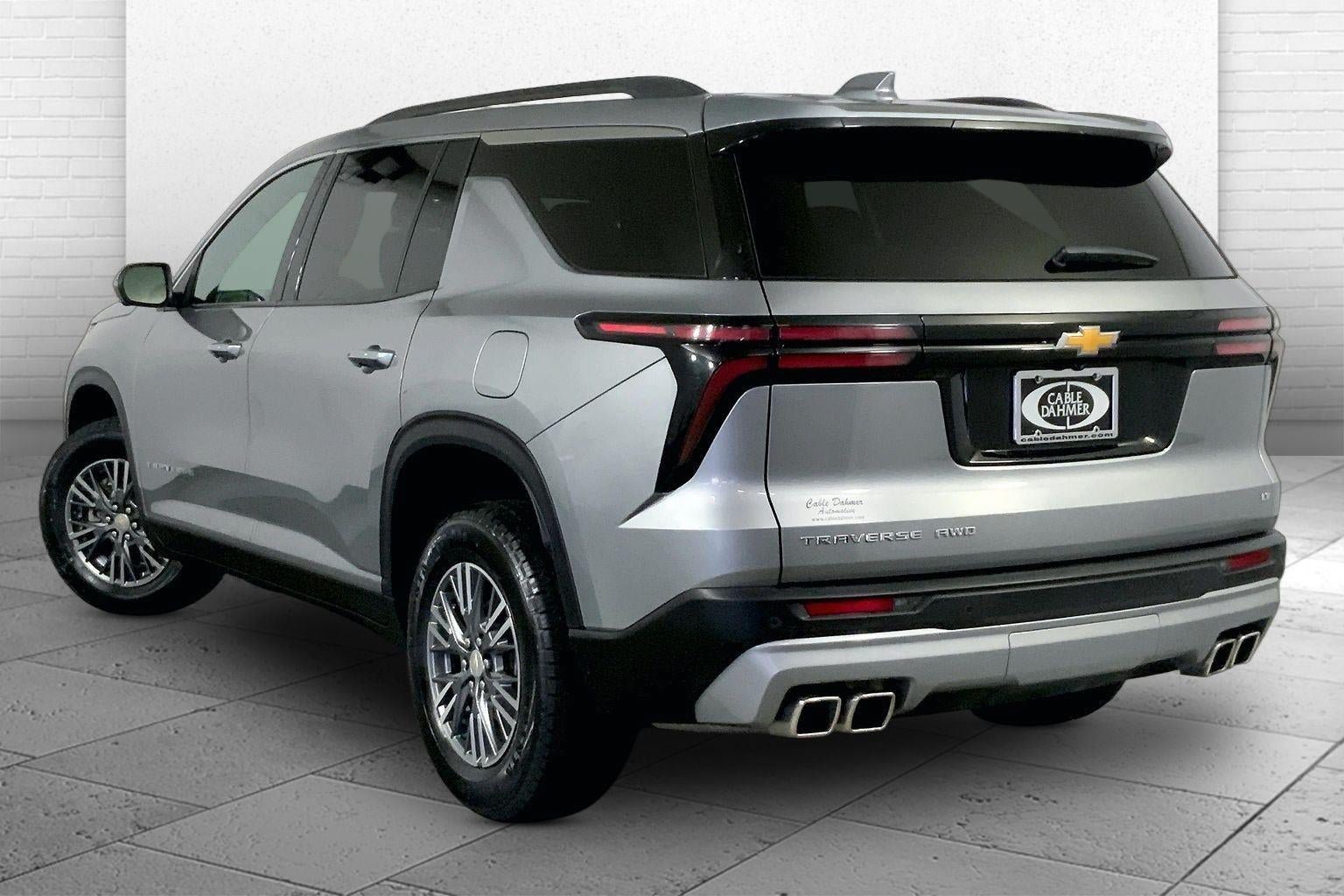 Used 2024 Chevrolet Traverse LT AWD/4WD image 13