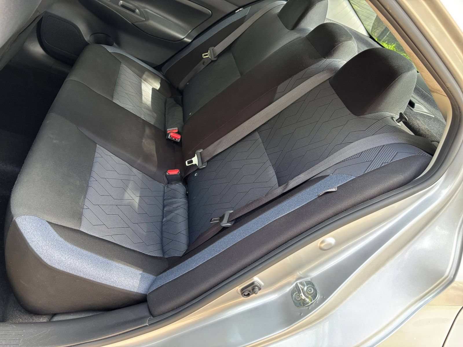 Used 2025 Nissan Versa SV FWD image 36