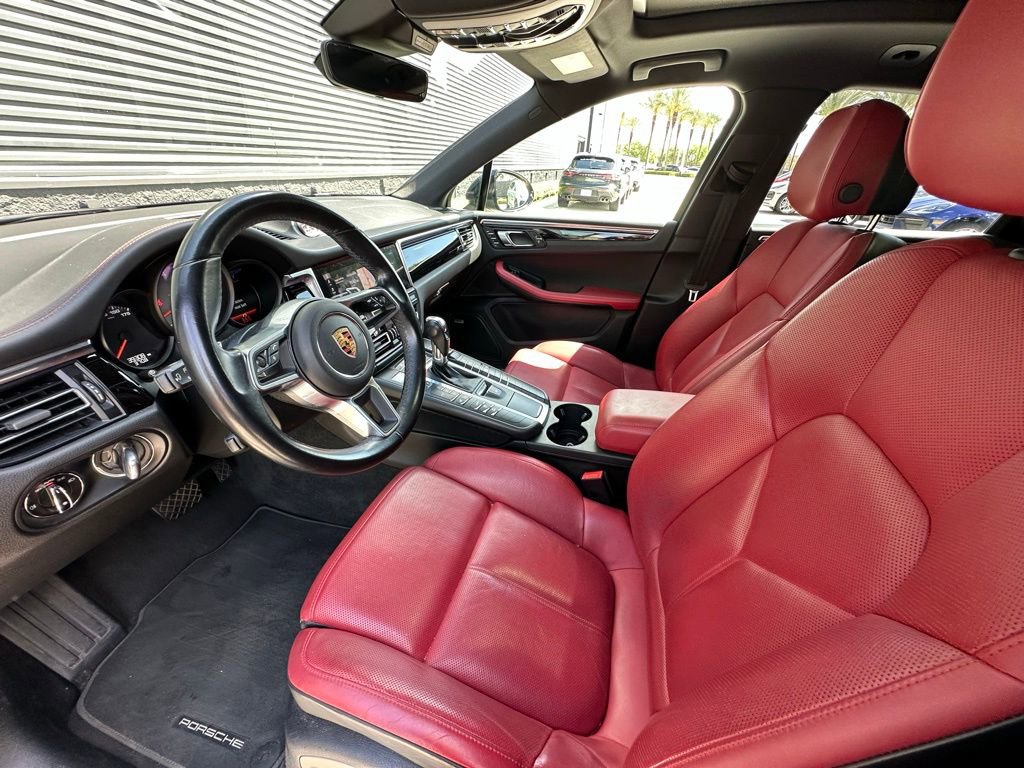 Certified 2021 Porsche Macan S AWD/4WD image 4
