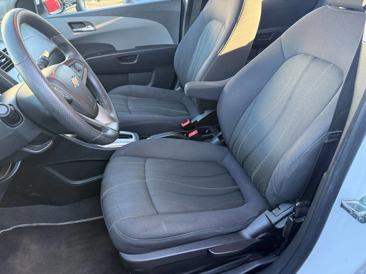 Used 2014 Chevrolet Sonic LT FWD image 30