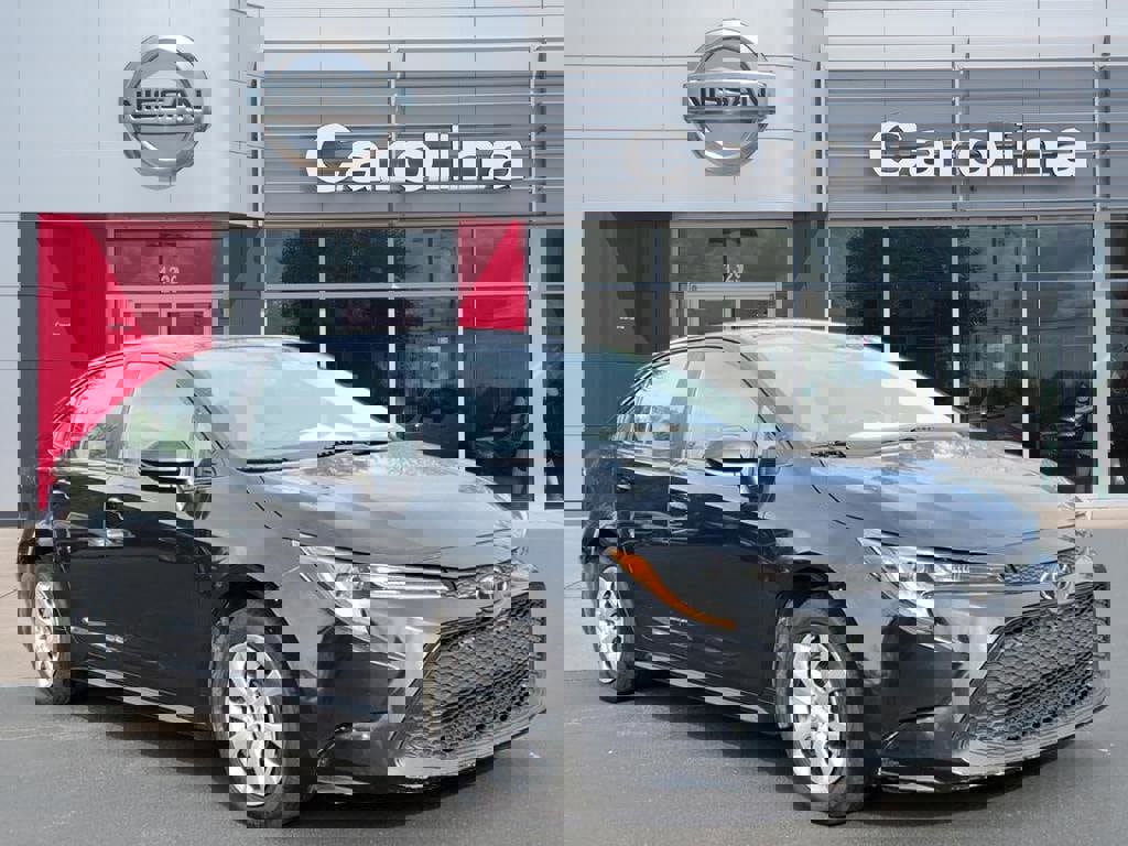 Used 2022 Toyota Corolla LE image 1