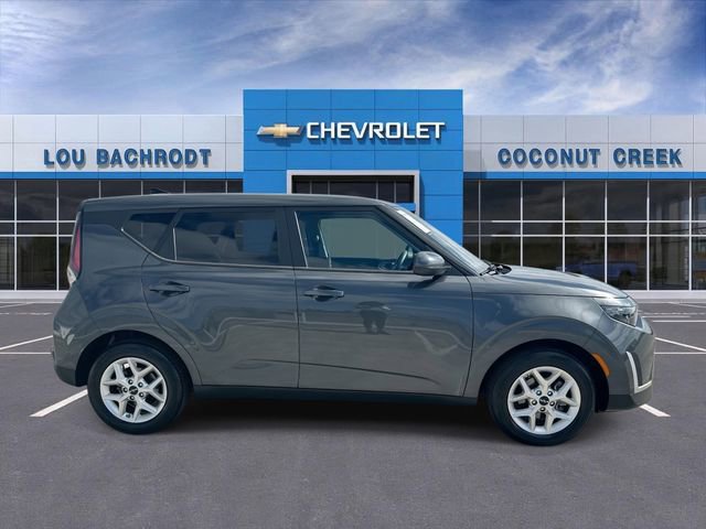 Used 2024 Kia Soul LX w/ Option Group 015 FWD image 9