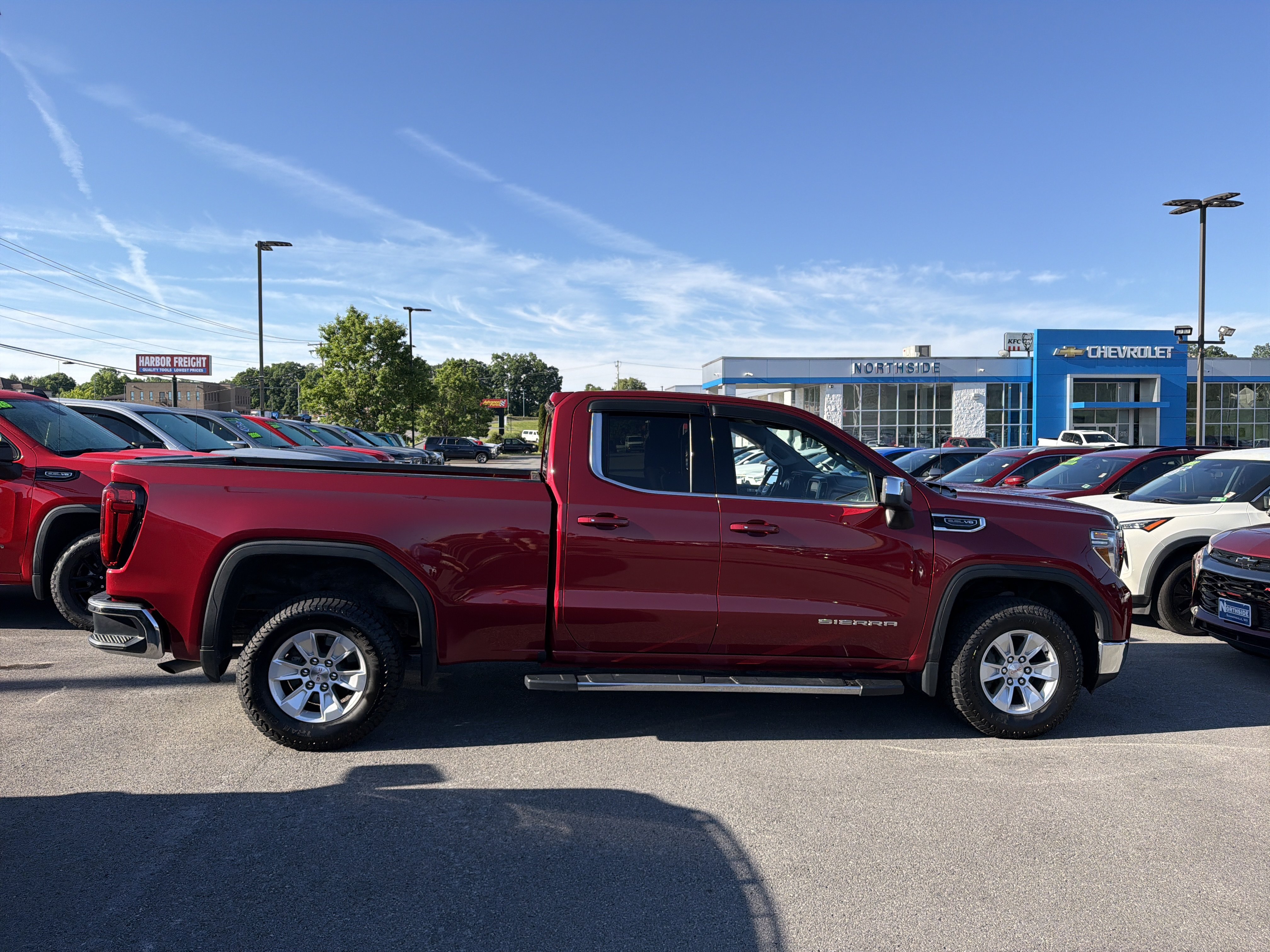 Used 2019 GMC Sierra 1500 SLE w/ SLE Value Package AWD/4WD image 5
