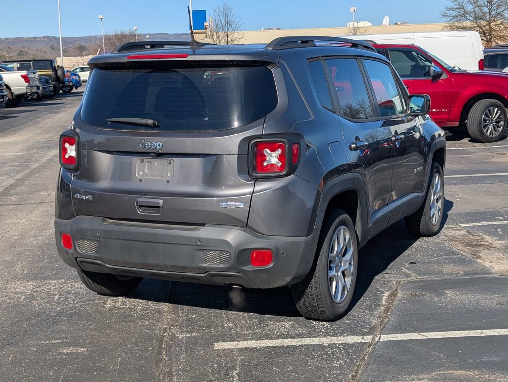Used 2018 Jeep Renegade Latitude w/ UConnect 8.4 Nav Group image 3