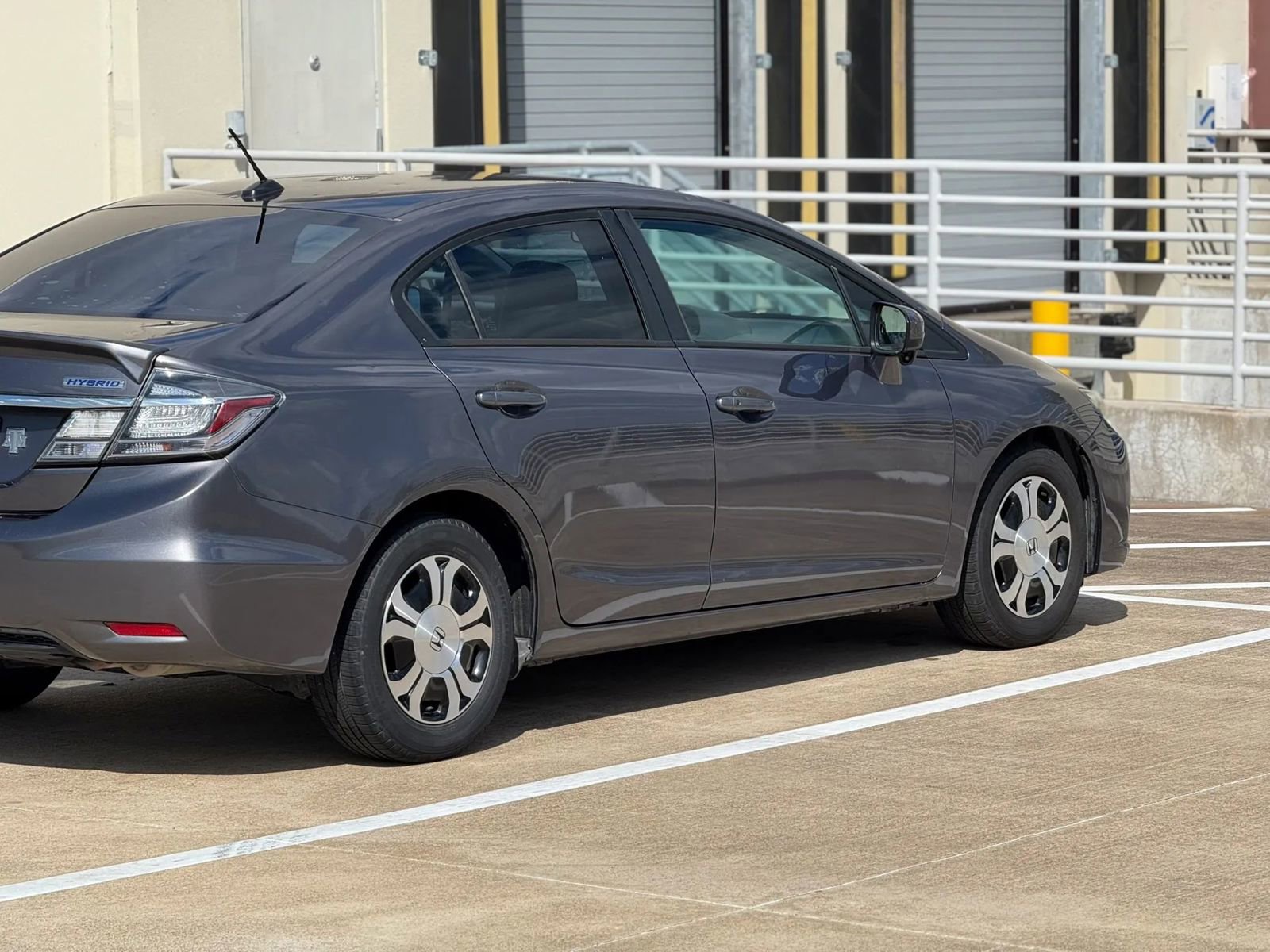 Used 2015 Honda Civic Hybrid Sedan image 9