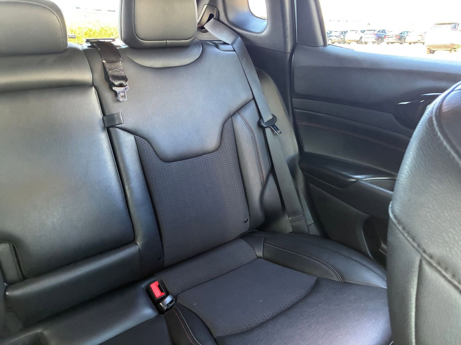 Used 2025 Jeep Compass Trailhawk image 36