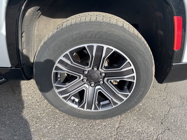 Used 2023 Jeep Wagoneer 4WD w/ Premium Group I image 7