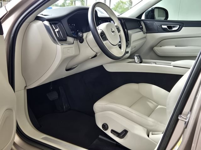 Certified 2023 Volvo XC60 B5 Plus w/ Protection Package Premier AWD/4WD image 14