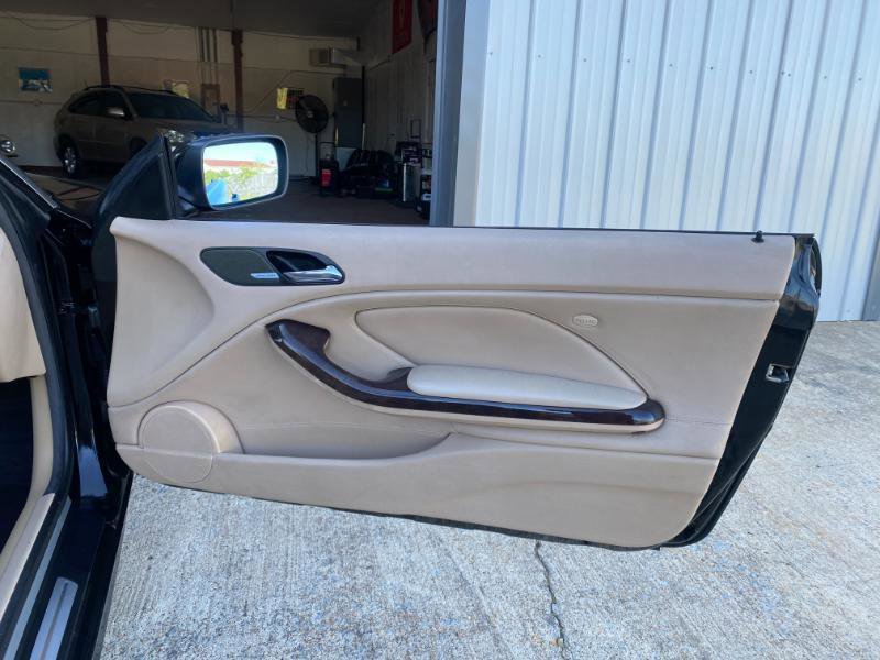 Used 2004 BMW 330Ci Convertible image 24