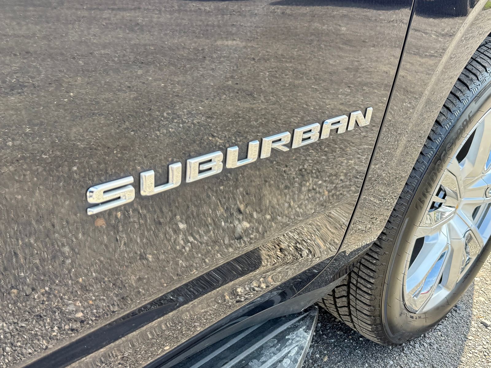 Used 2023 Chevrolet Suburban High Country image 7