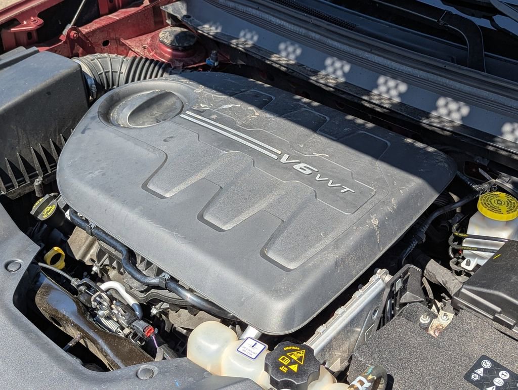 Used 2020 Jeep Cherokee Trailhawk AWD/4WD image 44