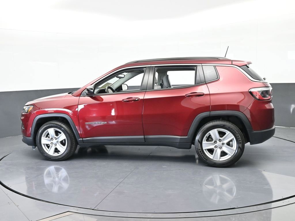 Used 2022 Jeep Compass Latitude w/ Sun and Sound Group image 3