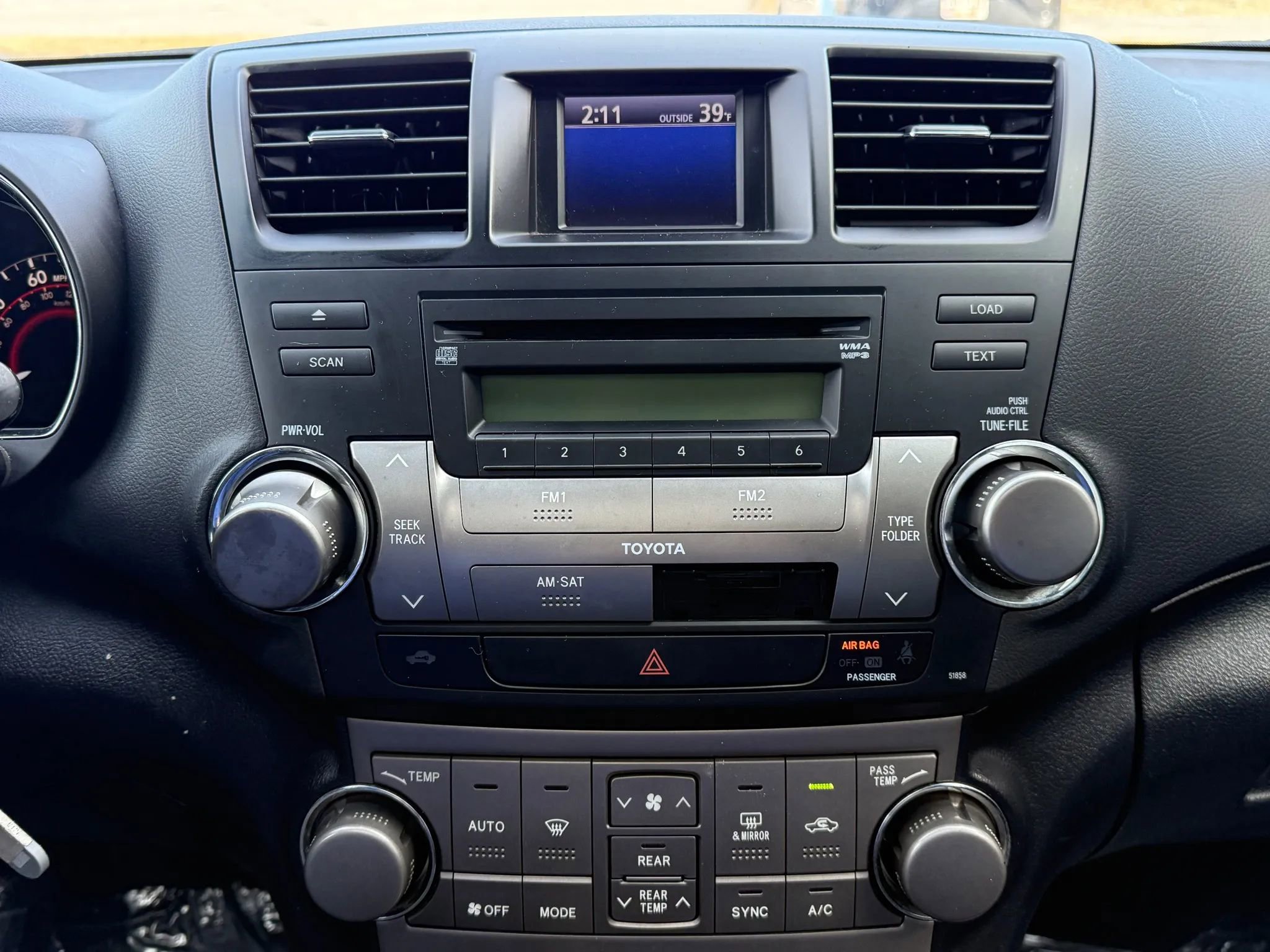 Used 2010 Toyota Highlander SE image 25