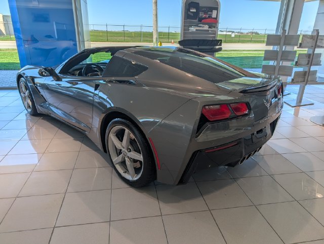 Used 2015 Chevrolet Corvette Stingray Coupe RWD image 4