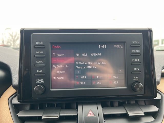 Used 2019 Toyota RAV4 LE w/ Carpet Mat Package image 17