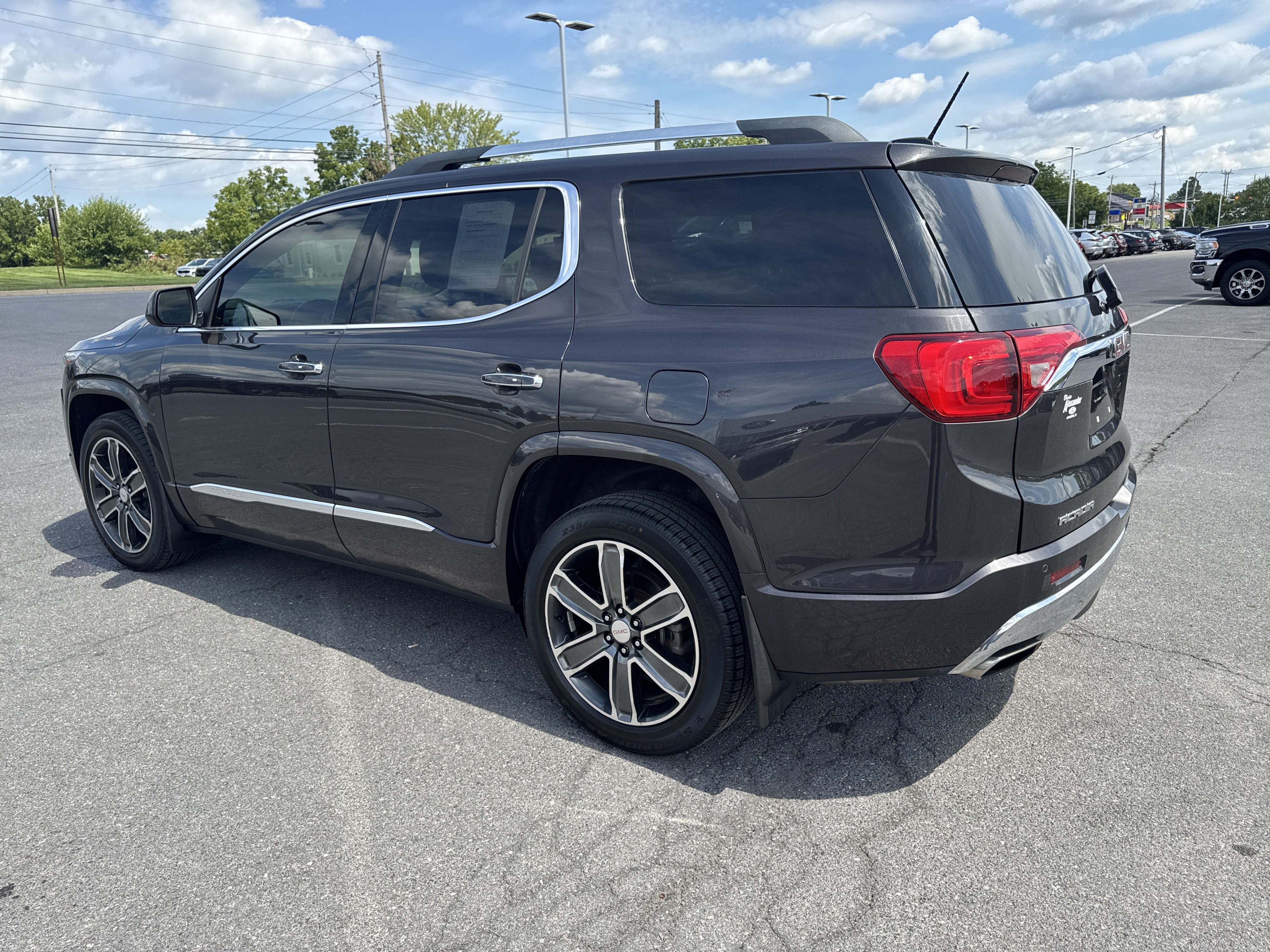Used 2018 GMC Acadia Denali w/ Technology Package AWD/4WD image 6