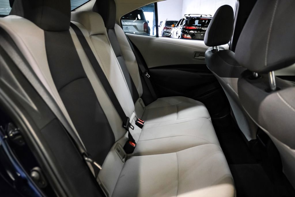 Used 2022 Toyota Corolla LE FWD image 33