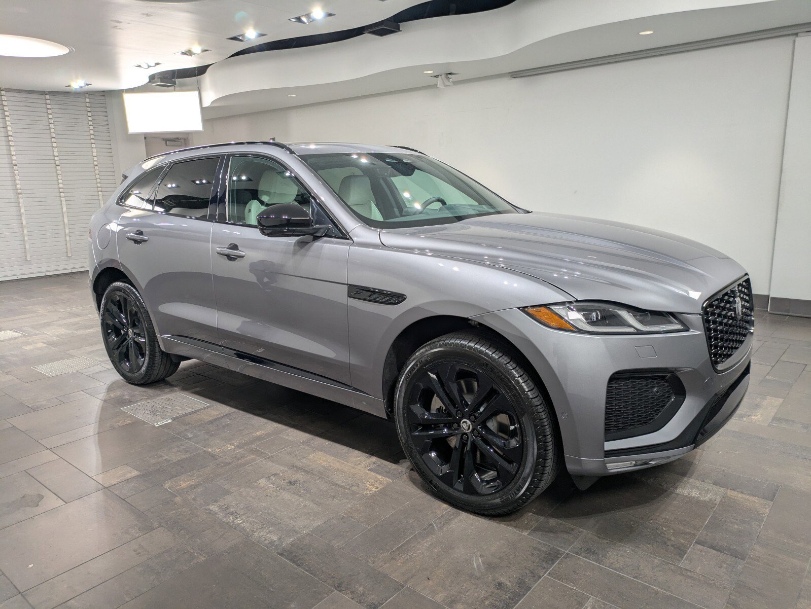 New 2026 Jaguar F-PACE R-Dynamic S image 28