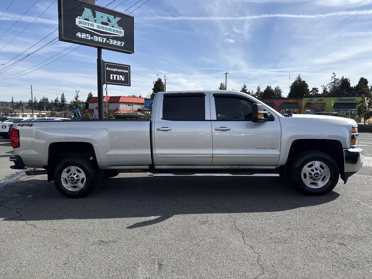 Used 2018 Chevrolet Silverado 3500 LT AWD/4WD image 11