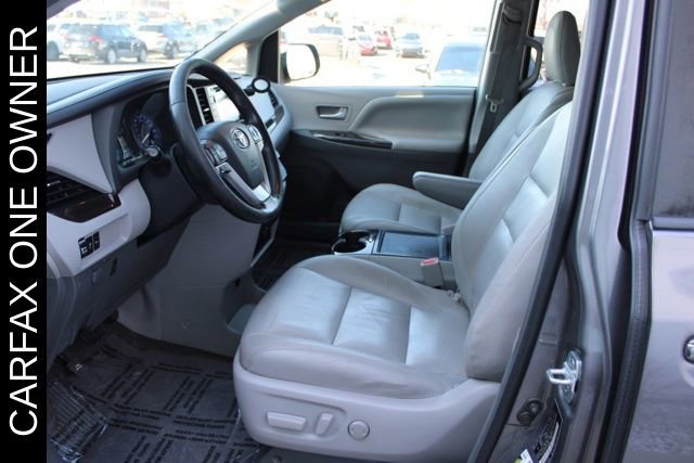 Used 2018 Toyota Sienna XLE w/ XLE Navigation Package AWD/4WD image 16
