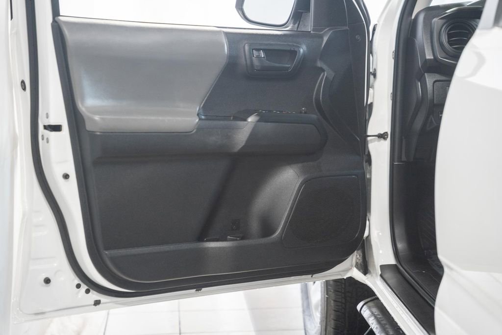 Used 2022 Toyota Tacoma SR w/ SR Convenience Package RWD image 31