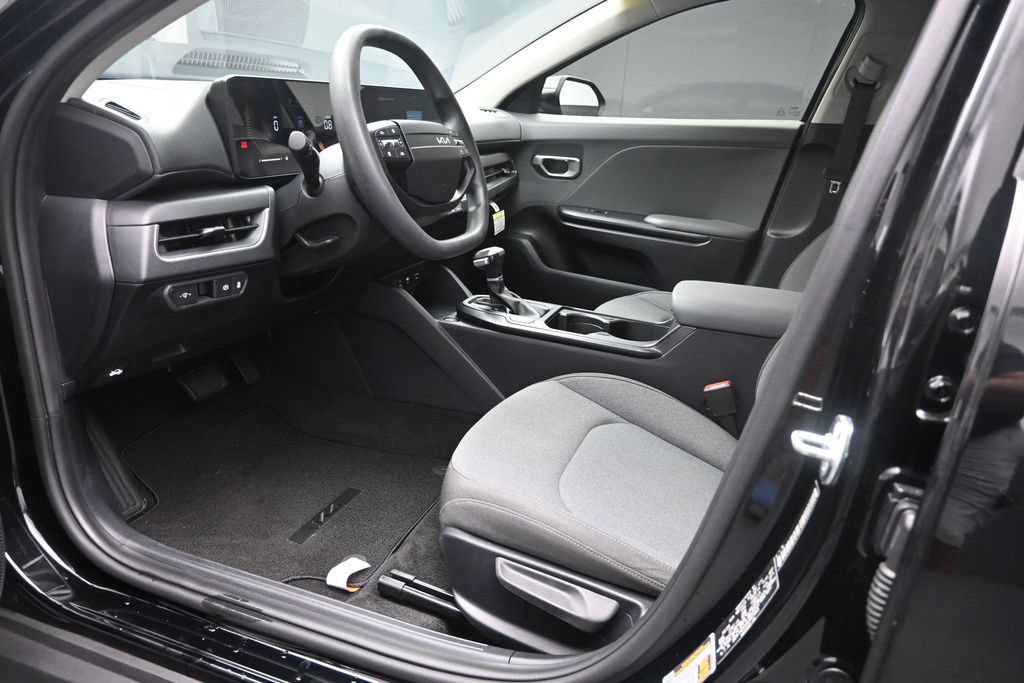 Used 2025 Kia K4 FWD image 17