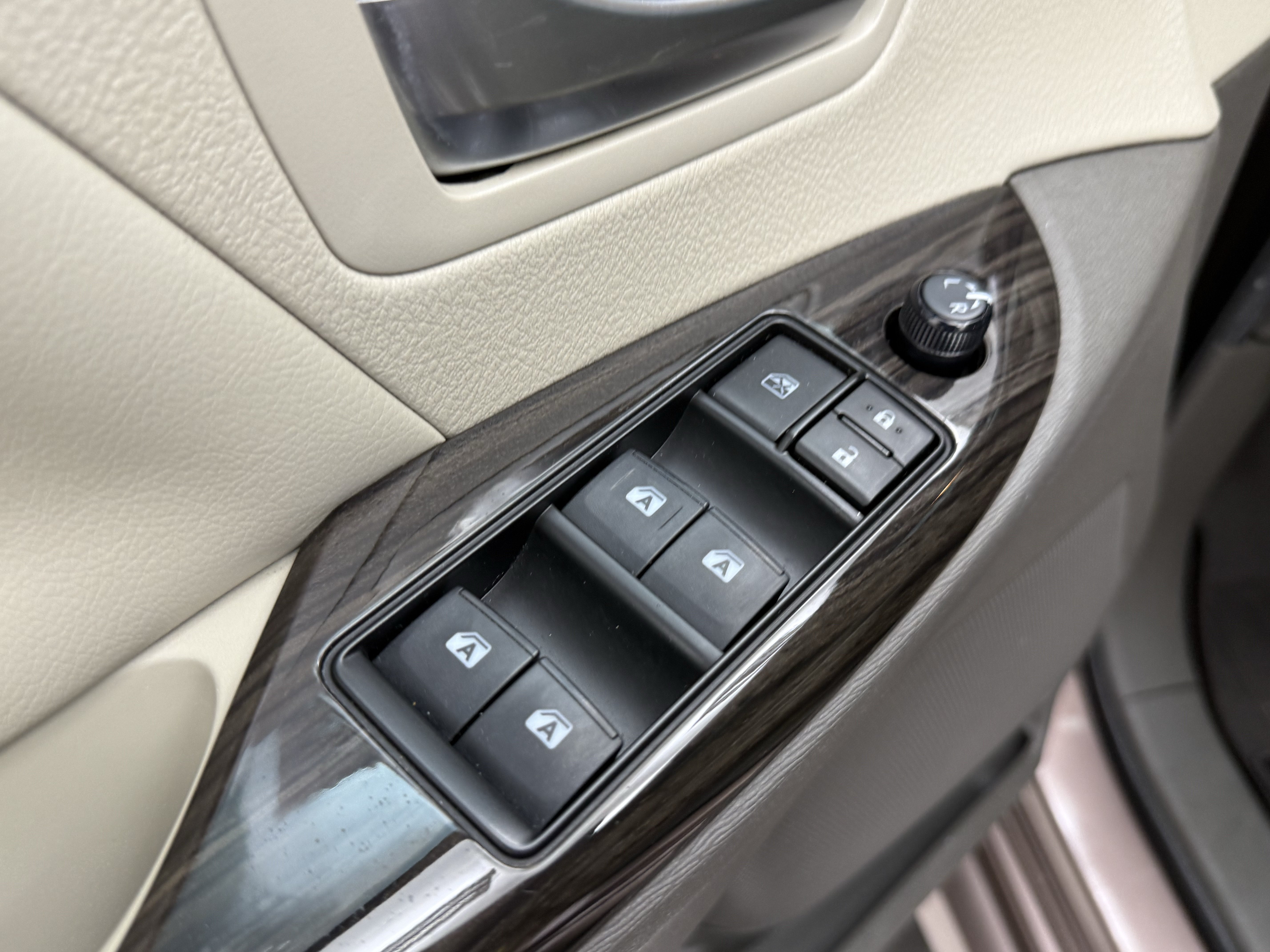 Used 2020 Toyota Sienna XLE FWD image 11