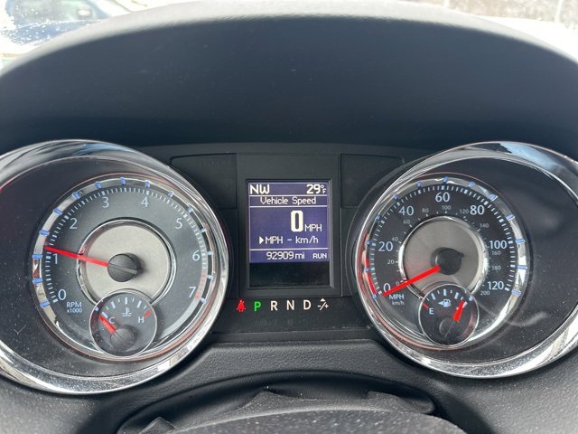 Used 2015 Chrysler Town & Country Touring w/ Driver Convenience Group image 10