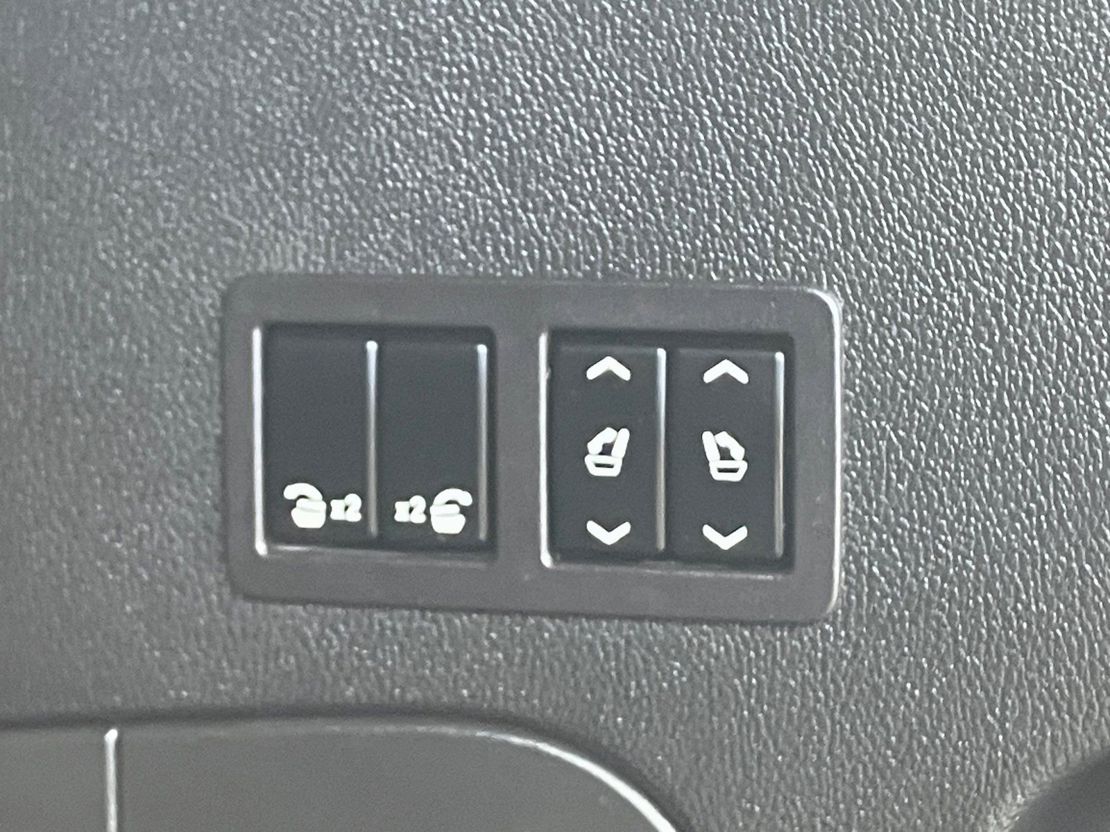 Used 2018 Chevrolet Tahoe Premier w/ RST 6.2L Performance Edition AWD/4WD image 20