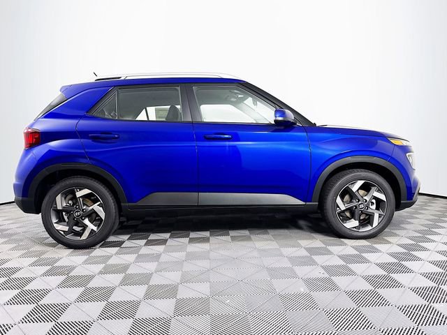 Used 2025 Hyundai Venue Limited FWD image 7